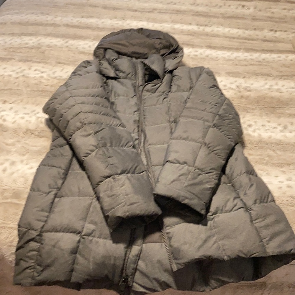 North face women’s transit II parka